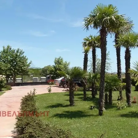 Garden View In Chateau Marina Nesebar